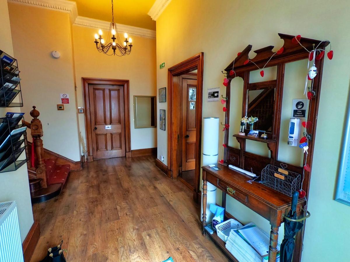 Gowanlea Heights Bed & Breakfast แคมป์เบลทาวน์ ภายนอก รูปภาพ